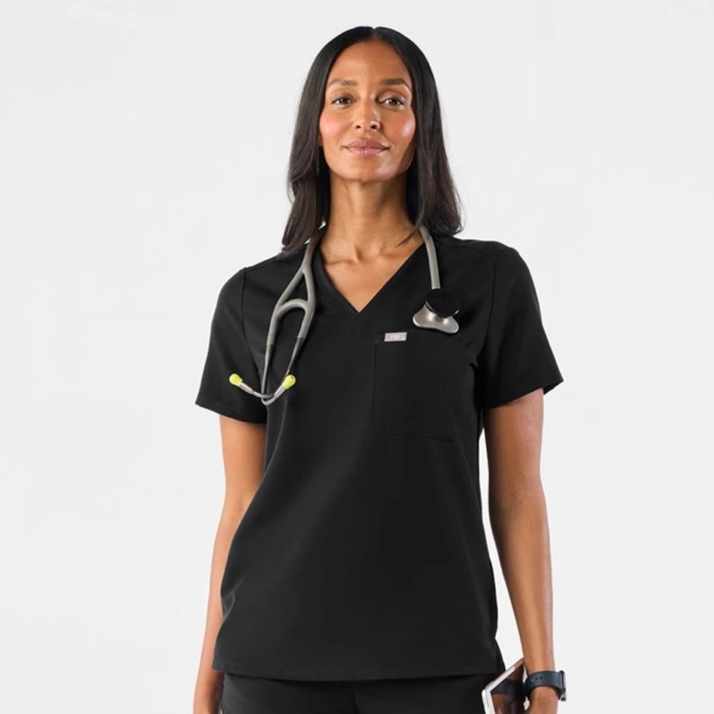 Women’s Figs Catarina One-Pocket Scrub Top in Black | Size XXS
